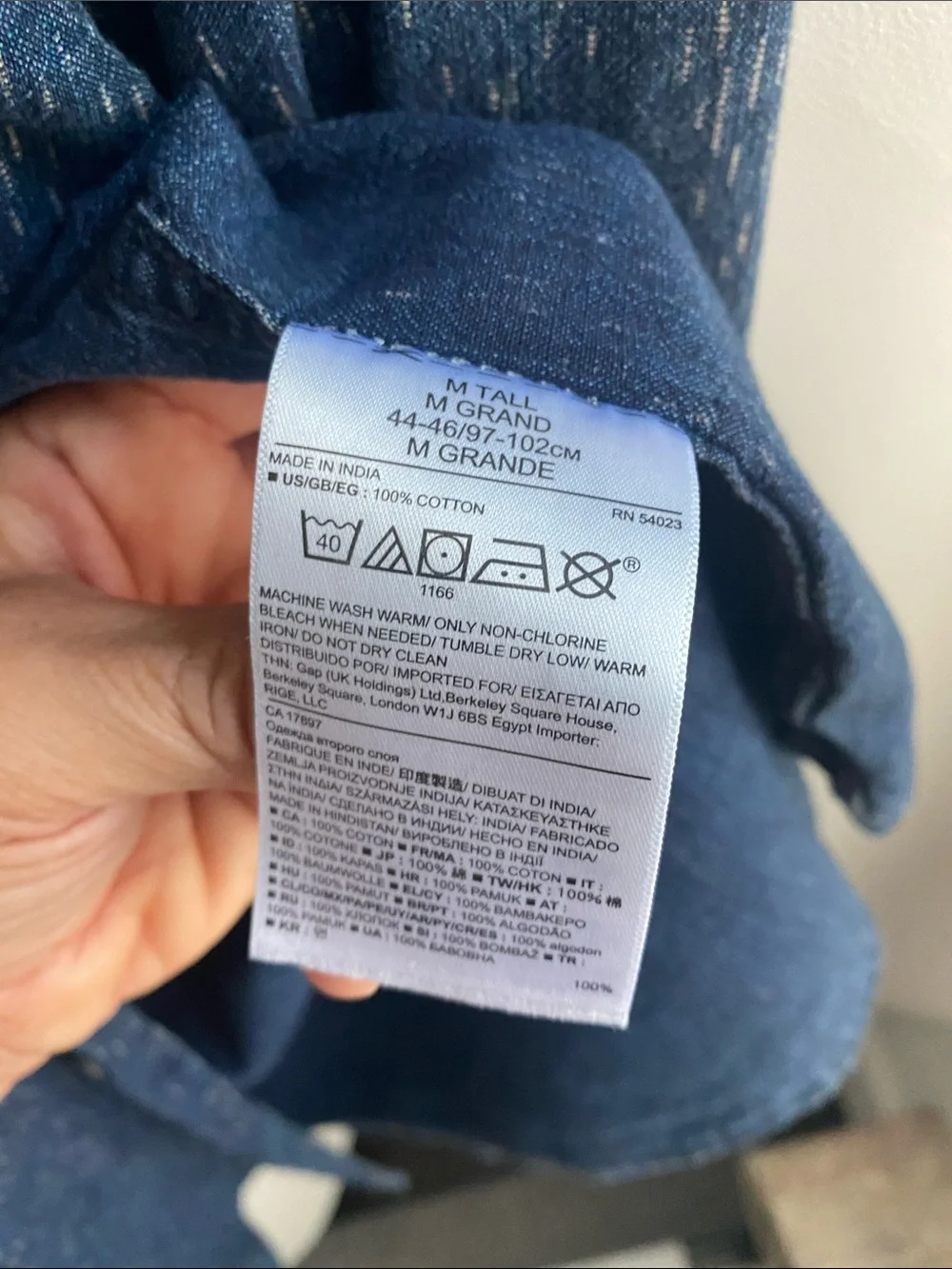 Banana Republic Camden fit Tall M Denim Chambray Shirt - Indigo Blue